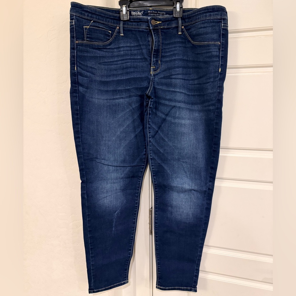 Mossimo Supply Co. Dark Blue Mid Rise Jeggings Size 18/34R